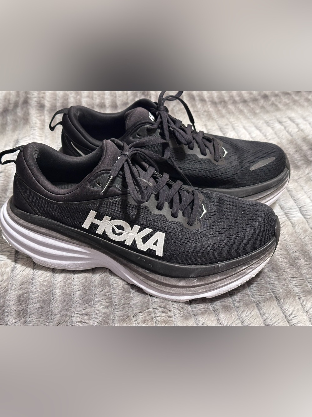 Hoka Women’s Bondi 8 
Size 8.5